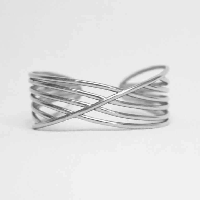 צמיד זרוע אנג'י כסוף מלפנים